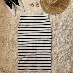 CLOSET CLEAN-OUT! Banana Republic pencil skirt